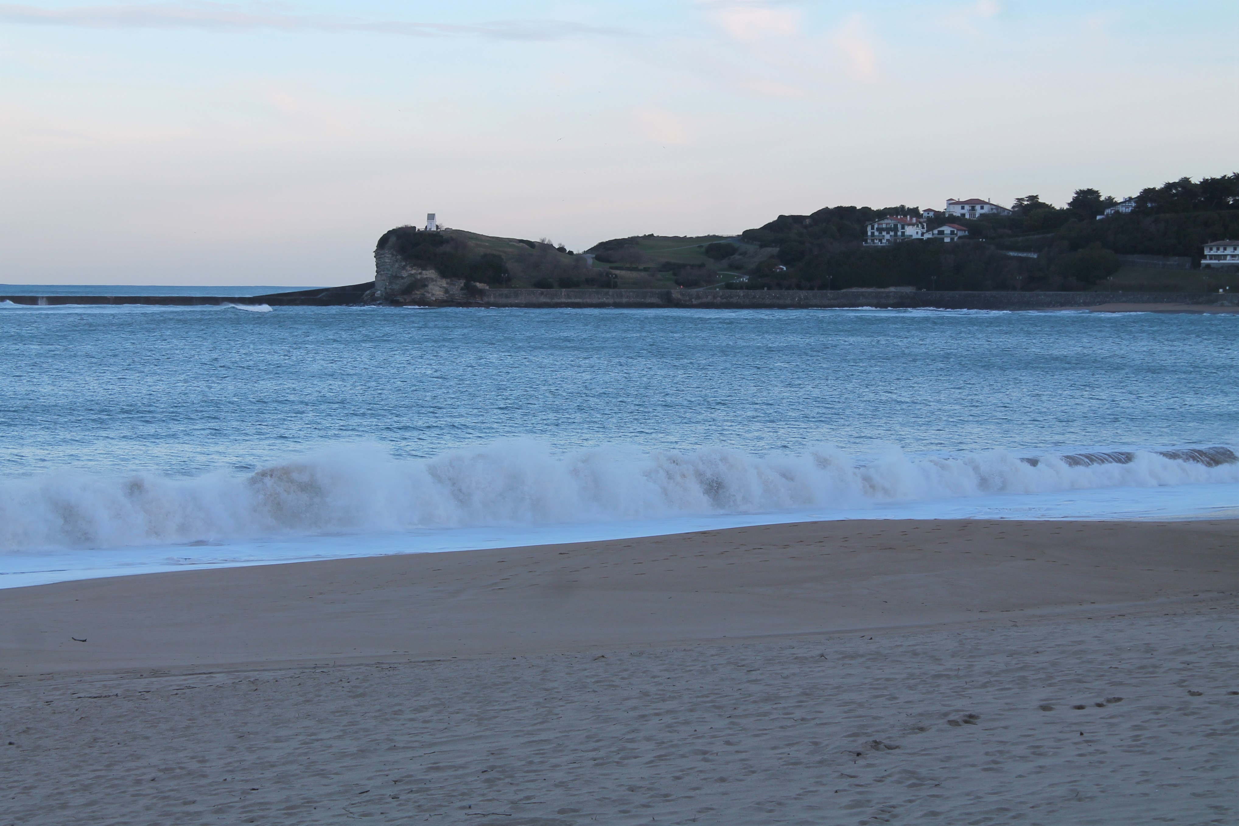 Fortes vagues vigilance jaune le 14 janvier SaintJeandeLuz
