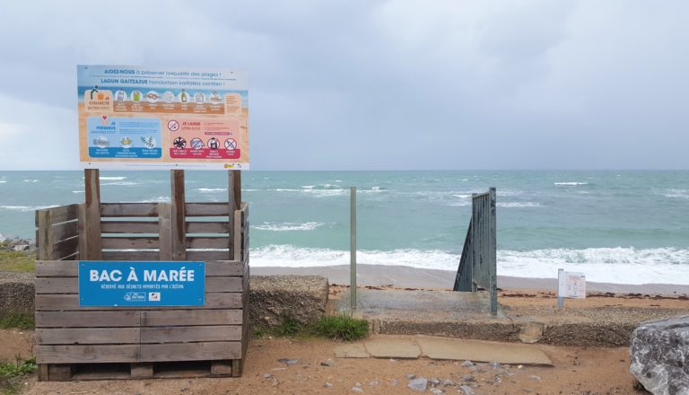 Les bacs   mar e r install s sur les plages  Saint Jean 