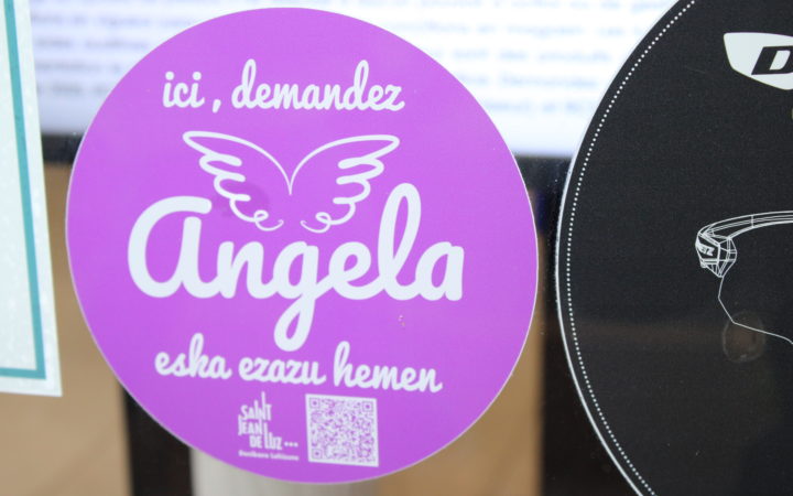 Demandez Angela Vitrine