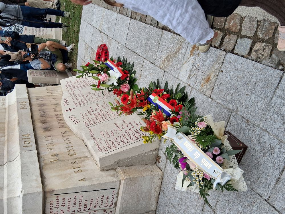 11 20250912 Gerbe Monument Aux Morts