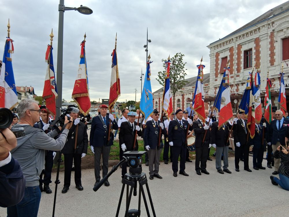 3 20250912 Portes Drapeaux2