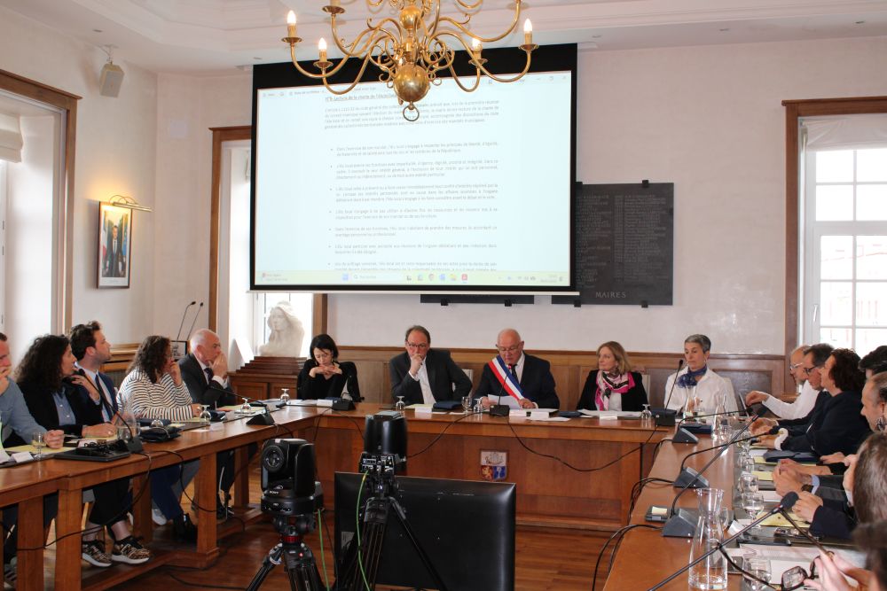 20260328 Maire écharpe8